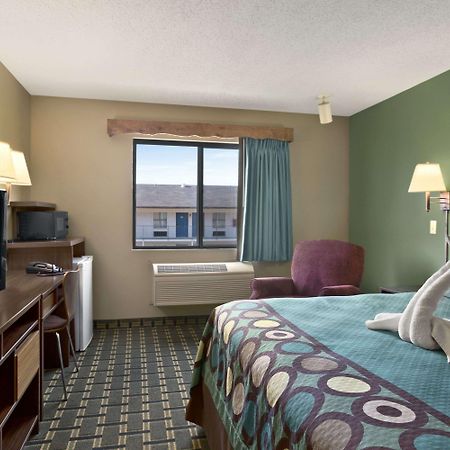 Super 8 By Wyndham Russellville Bagian luar foto