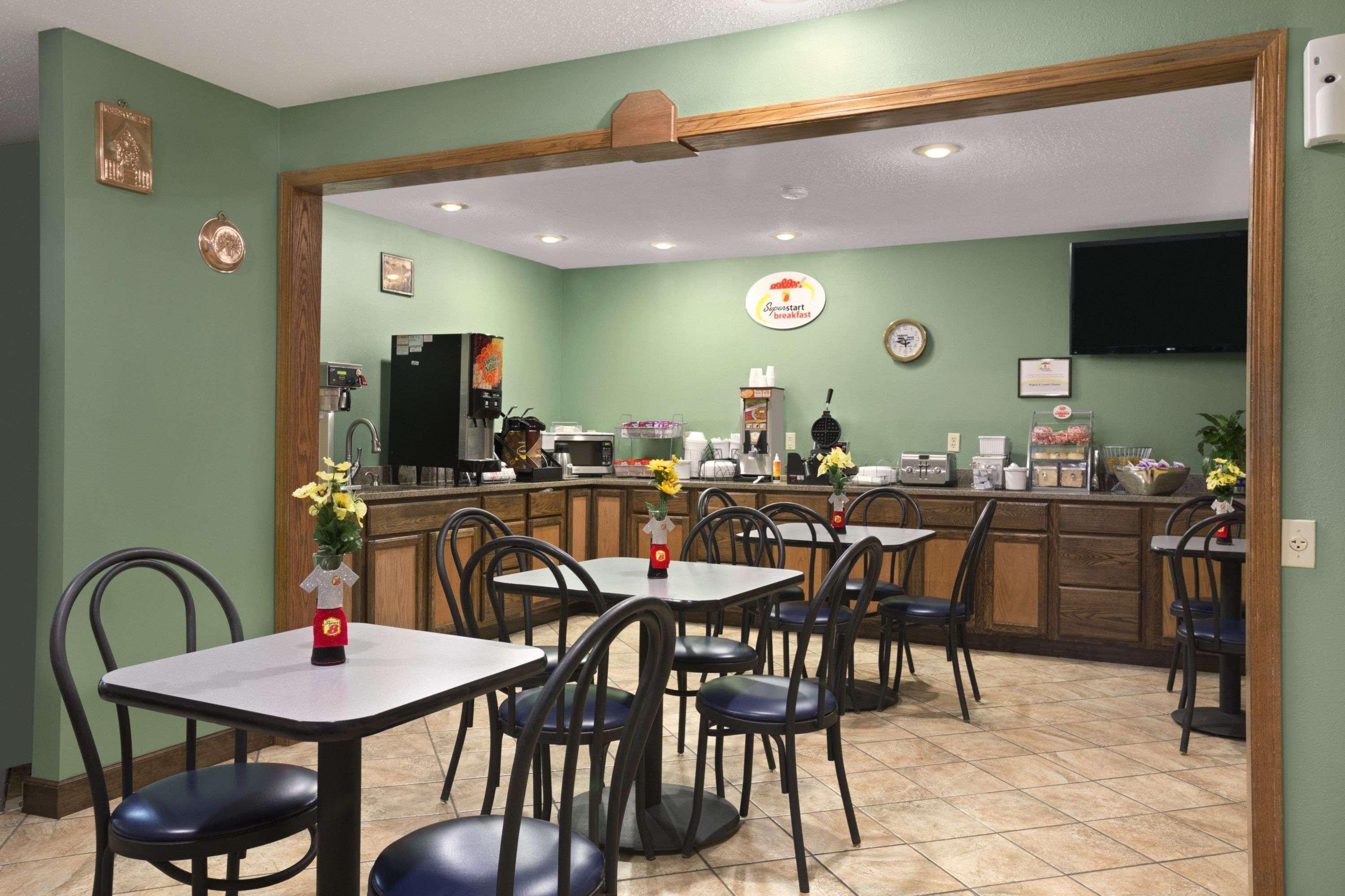 Super 8 By Wyndham Russellville Bagian luar foto