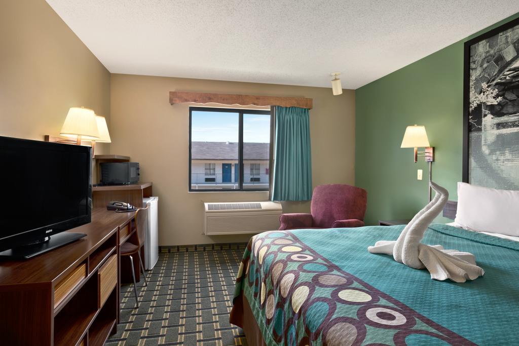 Super 8 By Wyndham Russellville Bagian luar foto