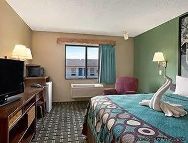 Super 8 By Wyndham Russellville Bagian luar foto