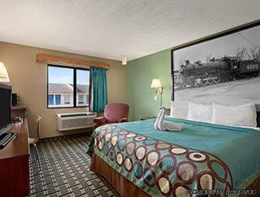 Super 8 By Wyndham Russellville Bagian luar foto